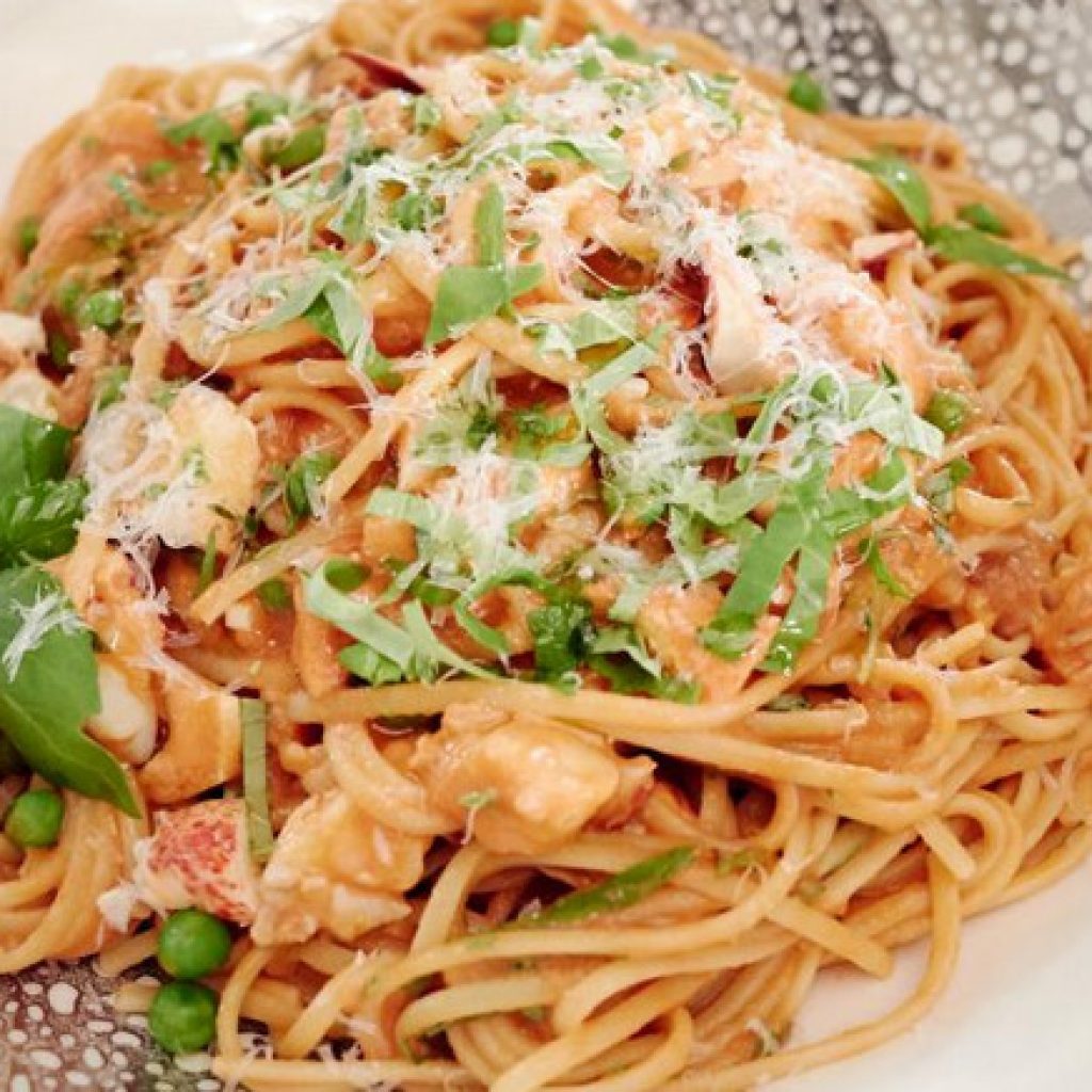 scallop-and-shrimp-squid-ink-pasta-taste