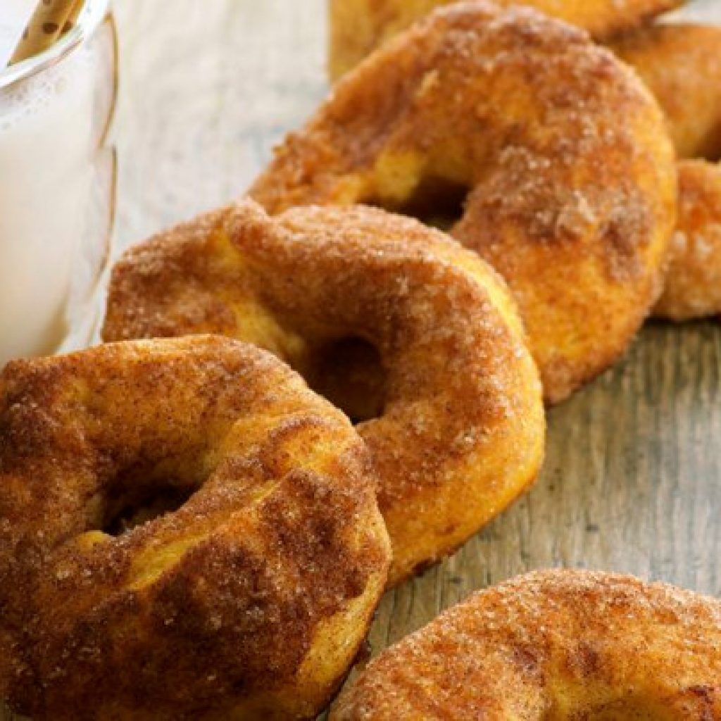 Canned Biscuit Recipes for Baked Donuts with Cinnamon Taste