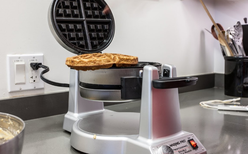 how-to-use-a-belgian-waffle-maker-easily-and-some-simple-tips