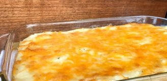 Easy Shepherd's Pie with Instant Mashed Potatoes as Simpler Cooking of Classic Dish