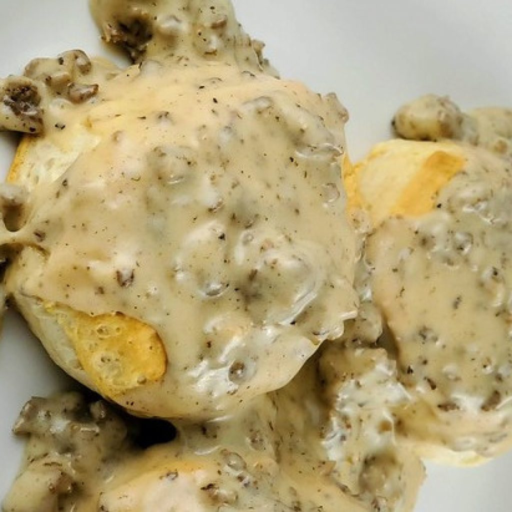 Denny’s Biscuits and Gravy Simple Recipe for Lunch and Dinner