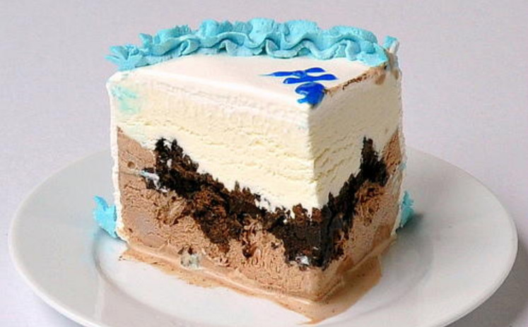 Carvel Ice Cream Cake Copycat Recipe that You Should Try