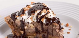 The Caramel Pecan Turtle Cheesecake with the Best Topping