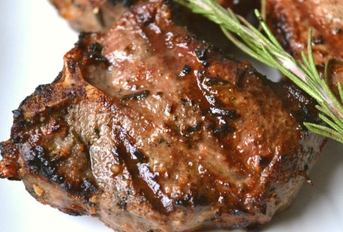 Halal Lamb Chops Grilled Barbecue Recipe with Garlic and Rosemary
